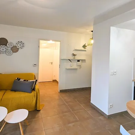 Beau T2 Avec Terrasse Sud, Proche Bassin, Commerces Et Activites, A - Fr-1-420-139 Apartament